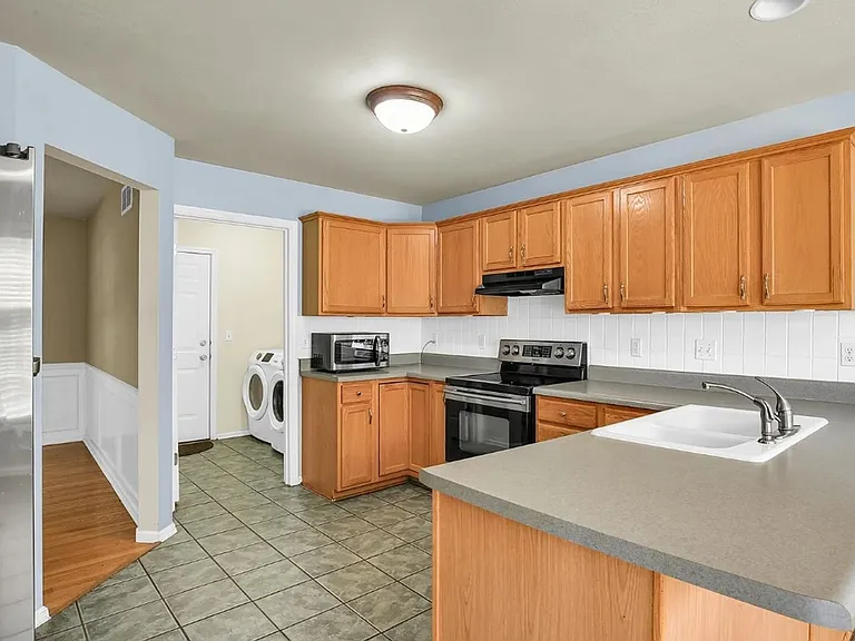 709 Indigo Dr — Photo 12