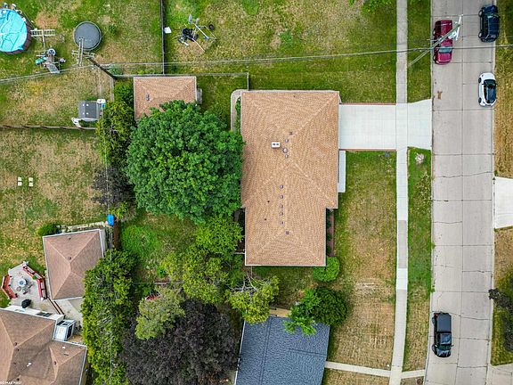 3rd image of 8636 Kidley Dr