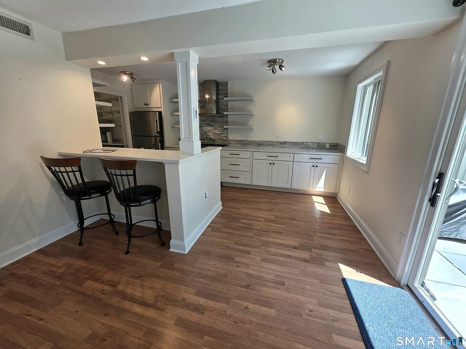 2 bed, 2.0 bath, 1572 sqft, $2,700 — Photo 3
