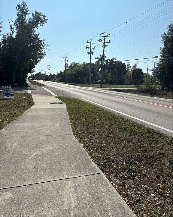 2nd image of 10641 Stringfellow Rd