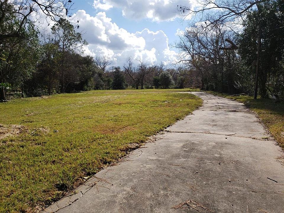 1st image of 5202 Manor Dr