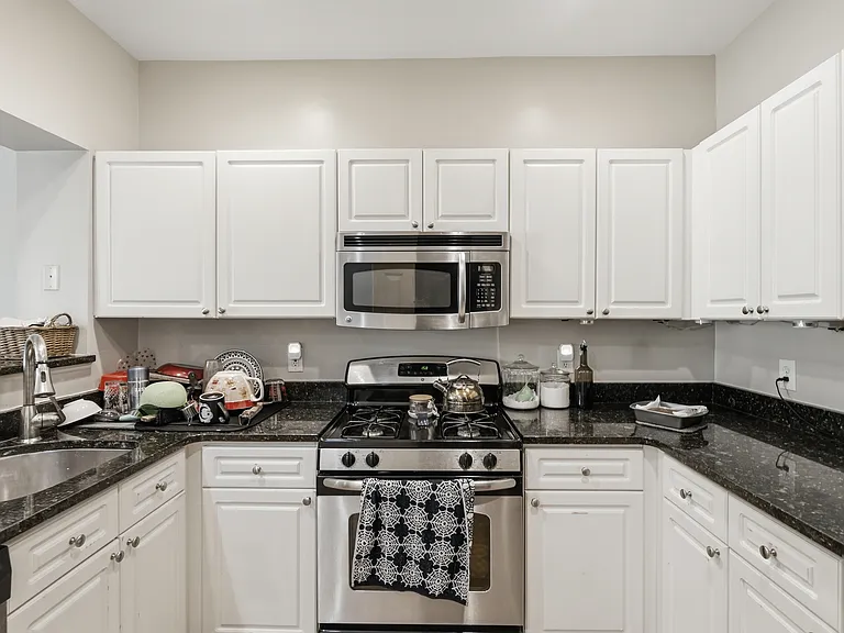 2101 Highcourt Ln #303 — Photo 6