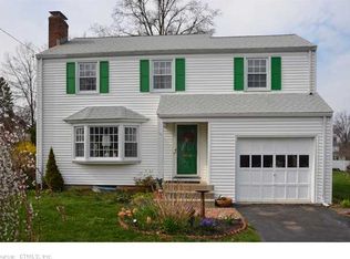 16 Greystone Rd, West Hartford, CT 06107
