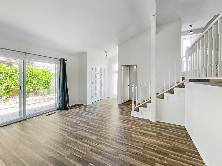 2504 Woodlands Way — Photo 10