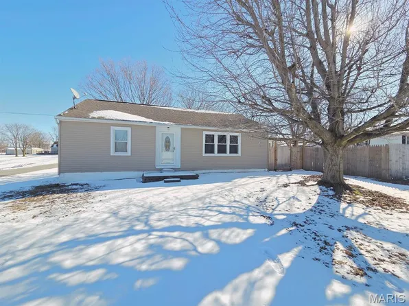 408 N 7th St, La Grange, MO 63448