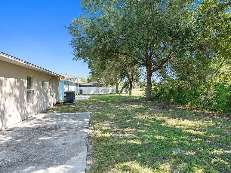 3220 Bellericay Ln — Photo 23