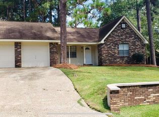 103 Delaune Cir, Hattiesburg, MS 39402