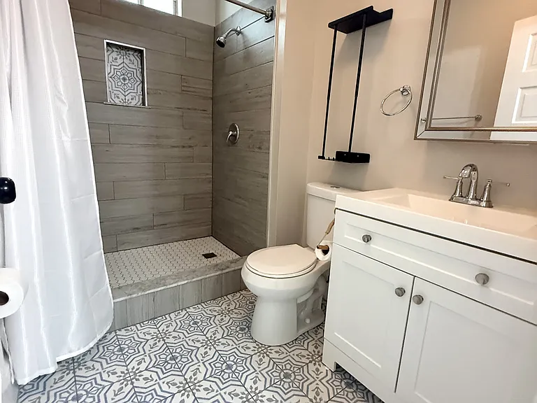 1213 Habersham St — Photo 6