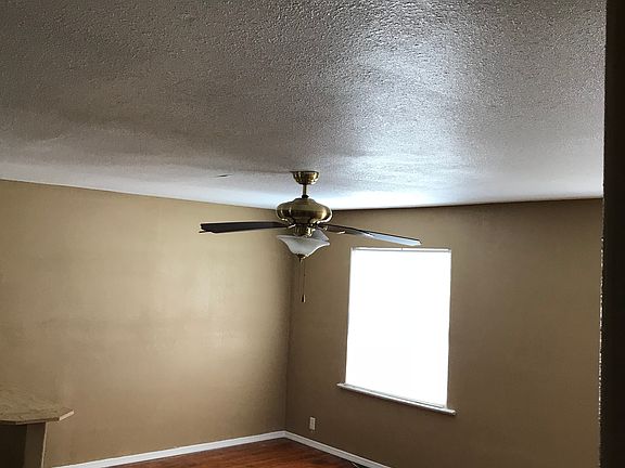 5th image of 232 Senisa Dr APT 1