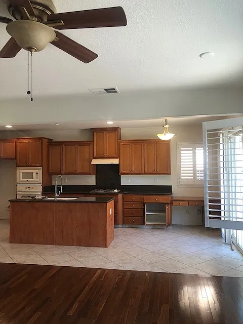 4 bed, 2481 sqft, $3,199 — Photo 3