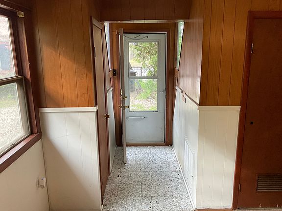 3rd image of 8800 Tamarack Ave