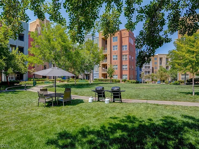 62 E Serene Ave #414 — Photo 8
