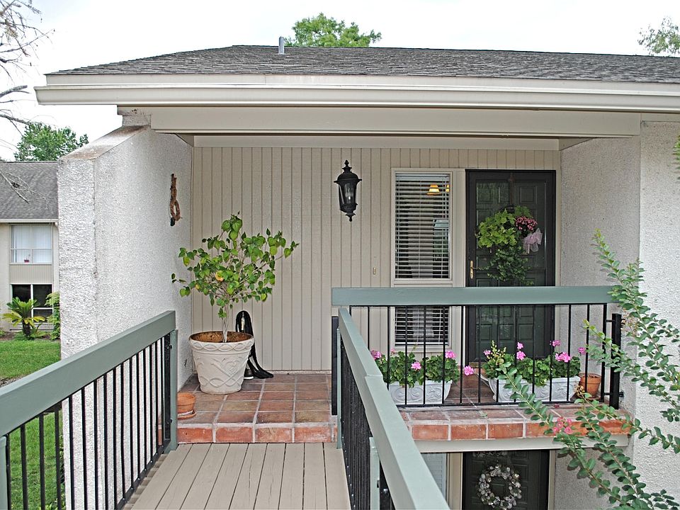 1st image of 10024 Leisure Ln N