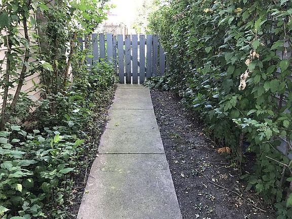 4th image of 2624 S 58th Ct