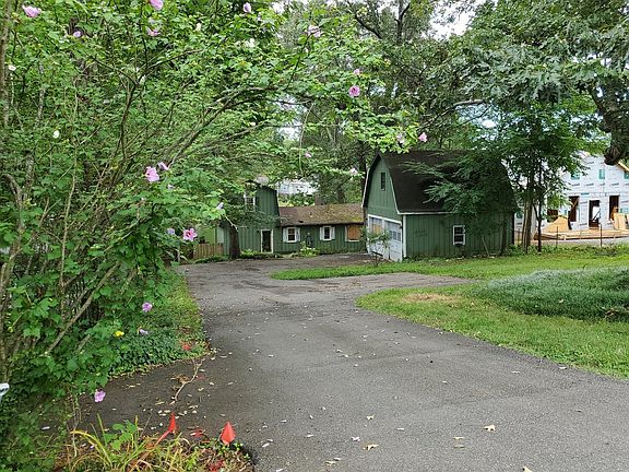3rd image of 1050 Timberlake Dr