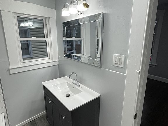 5th image of 626 Savin Ave #1