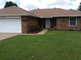 5 Corona Dr, Oklahoma City, OK 73149