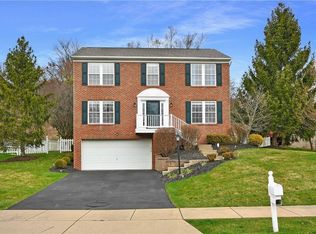 6025 Hawthorn Dr, Coraopolis, PA 15108