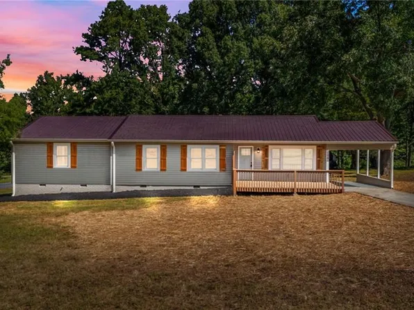 204 1st Cir, Lexington, NC 27292