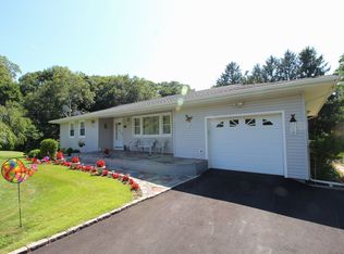 2255 Cox Neck Rd, Mattituck, NY 11952