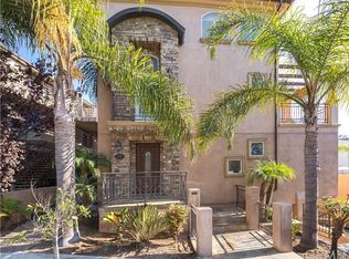 592 1st St, Hermosa Beach, CA 90254