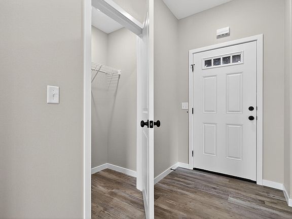 2nd image of 422 Beavertail Road