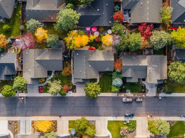 60856 Sawtooth Mountain Ln, Bend, OR 97702