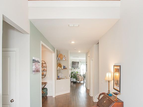 5th image of 222 Preston Ln
