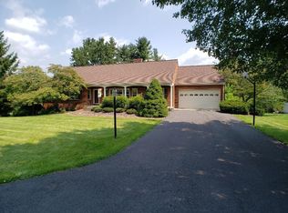 1427 S Carolton Dr, Covington, VA 24426