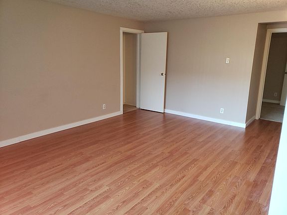 4th image of 20230 60th Ave W APT 12