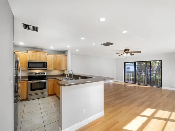 2516 S 19th Street #206, Fort Pierce, FL 34982