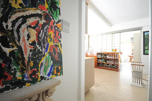 Sold by Aclawrence | media 4