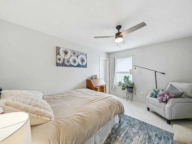 1859 Hinsdale Cir — Photo 12