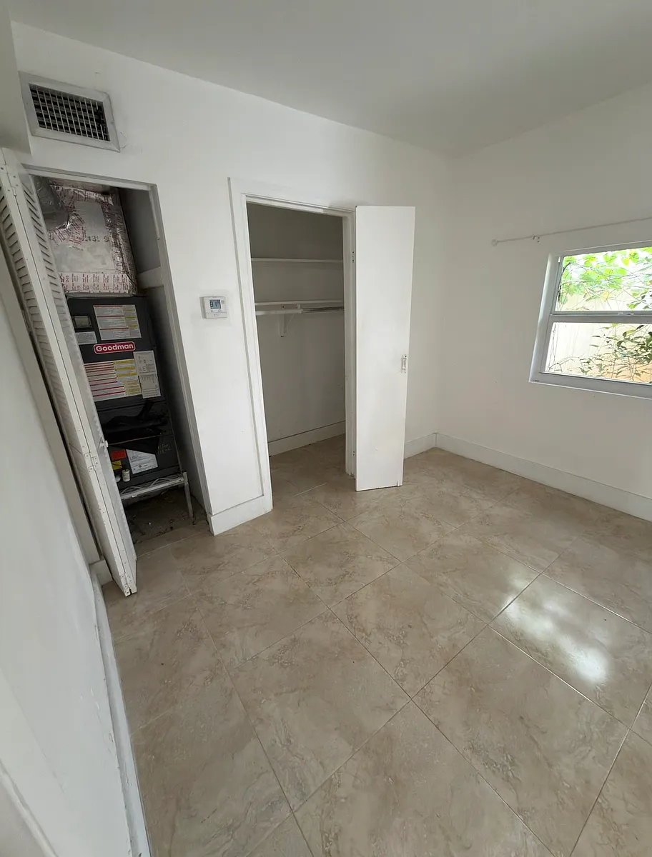 Building Photo - 61 NW 53rd St #2