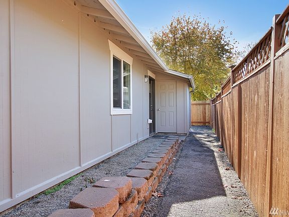 2nd image of 31836 118th Pl SE