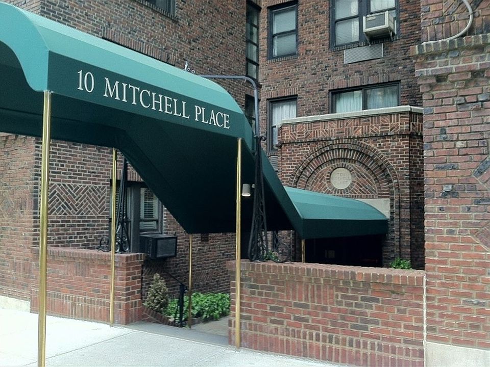 2nd image of 10 Mitchell Pl APT 5D