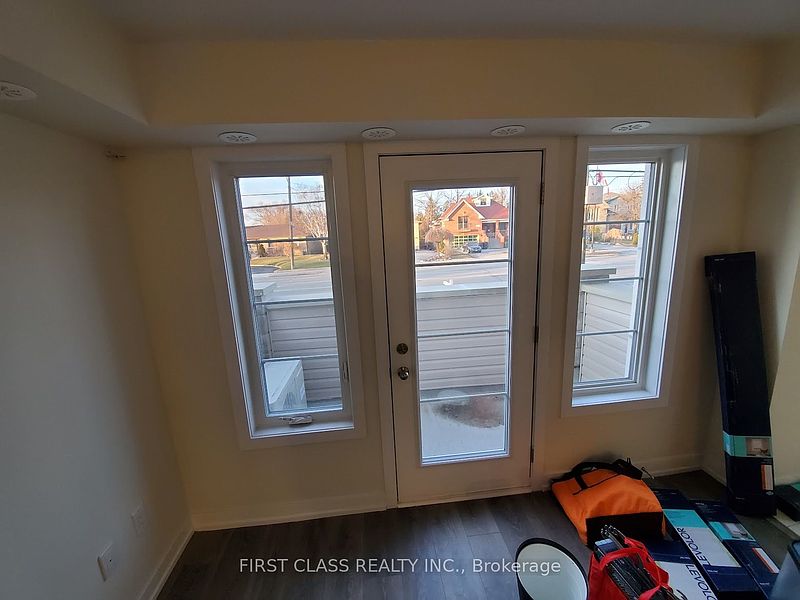 Toronto Townhouse for rent - 2 Bedrooms — photo 14