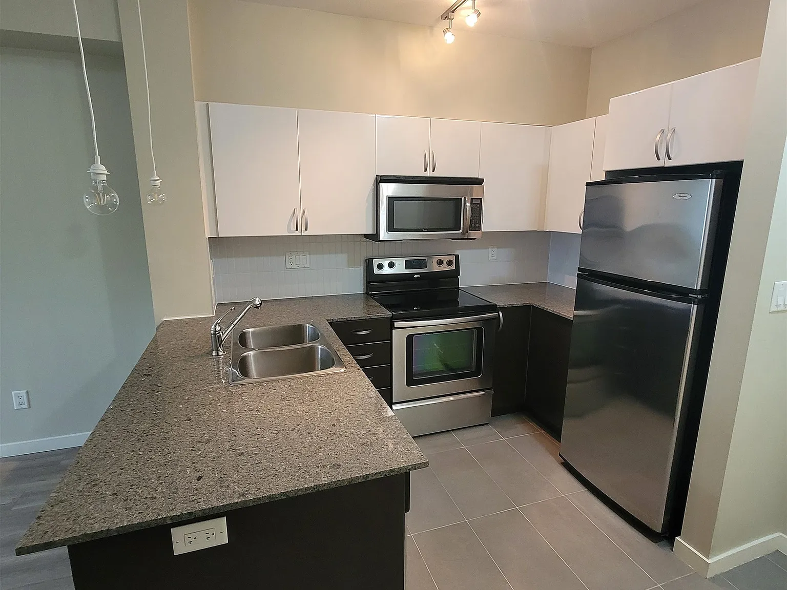 1 bed, 800 sqft, $1,750 — Photo 1