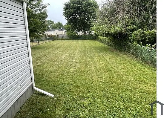 3 bed, $2,000 — Photo 2