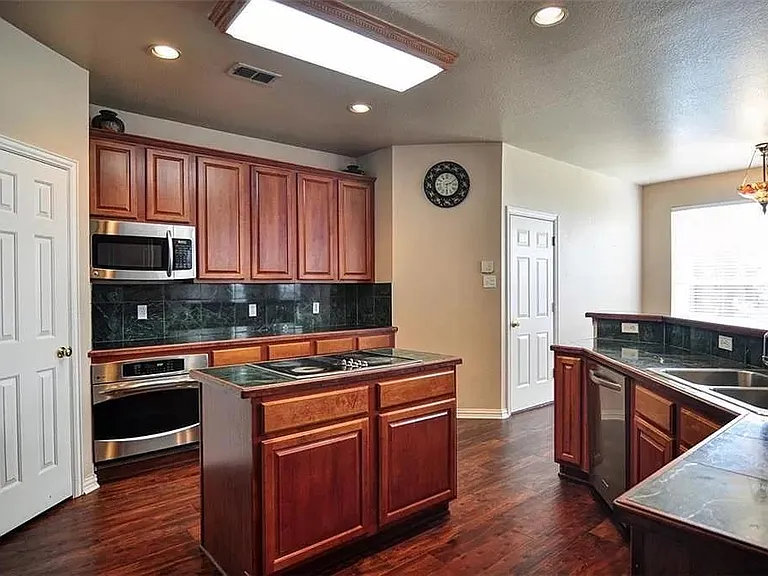 4561 Risinghill Dr — Photo 11