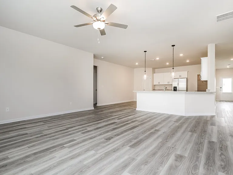 1420 Sodbuster Dr — Photo 4