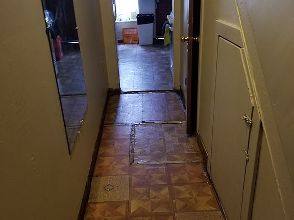 4th image of 3958 W Ontario St