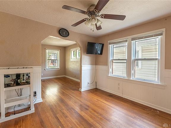 5th image of 2401 Mundale Ave