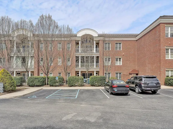2125 Yellow Mountain Rd APT 111, Roanoke, VA 24014