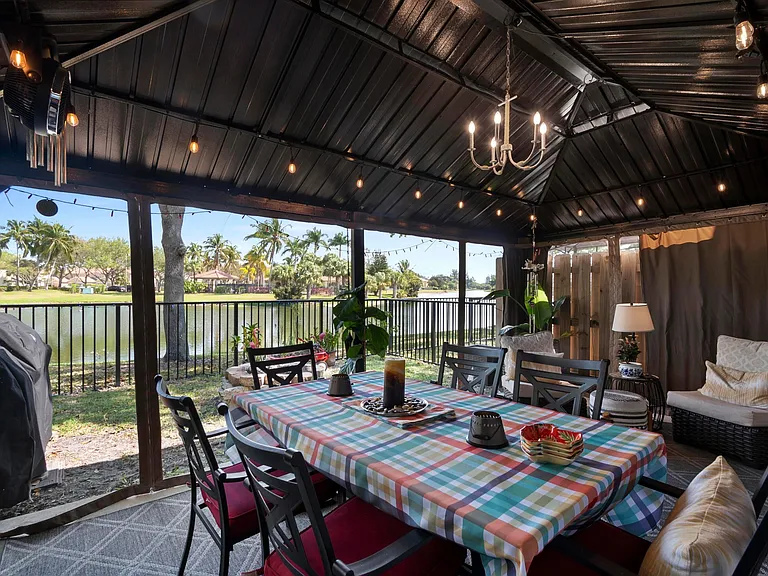 7826 Sienna Springs Dr — Photo 11