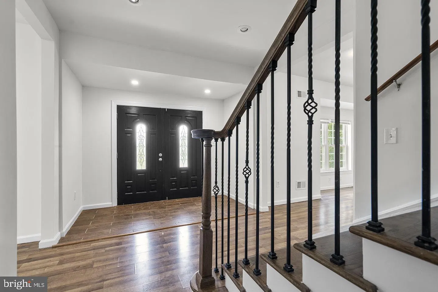 6 bed, 3.5 bath, 3724 sqft, $3,950 — Photo 4