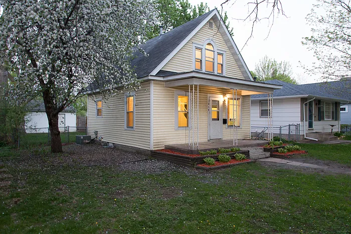 Building Photo - 3848 Major Ave N