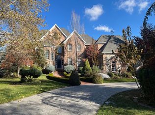 2051 E Normandywoods Ct, Holladay, UT 84117