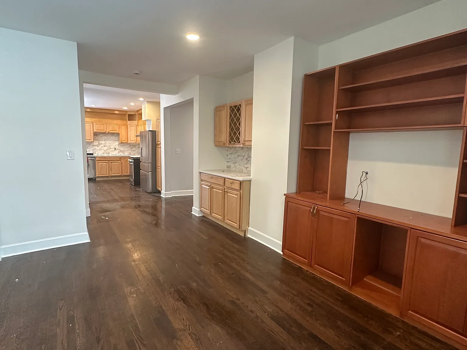 4 bed, 2.5 bath, 1800 sqft, $2,850 — Photo 2