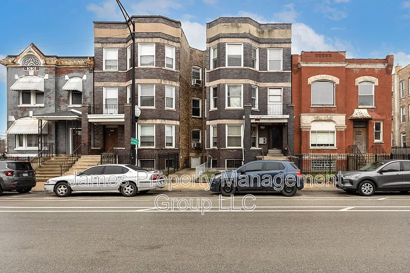 3213 W Warren Blvd